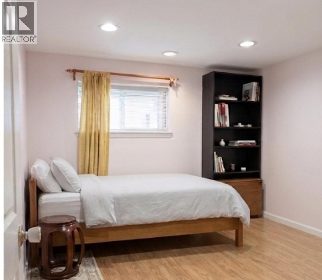 156 W 47th Avenue Property Photo 16