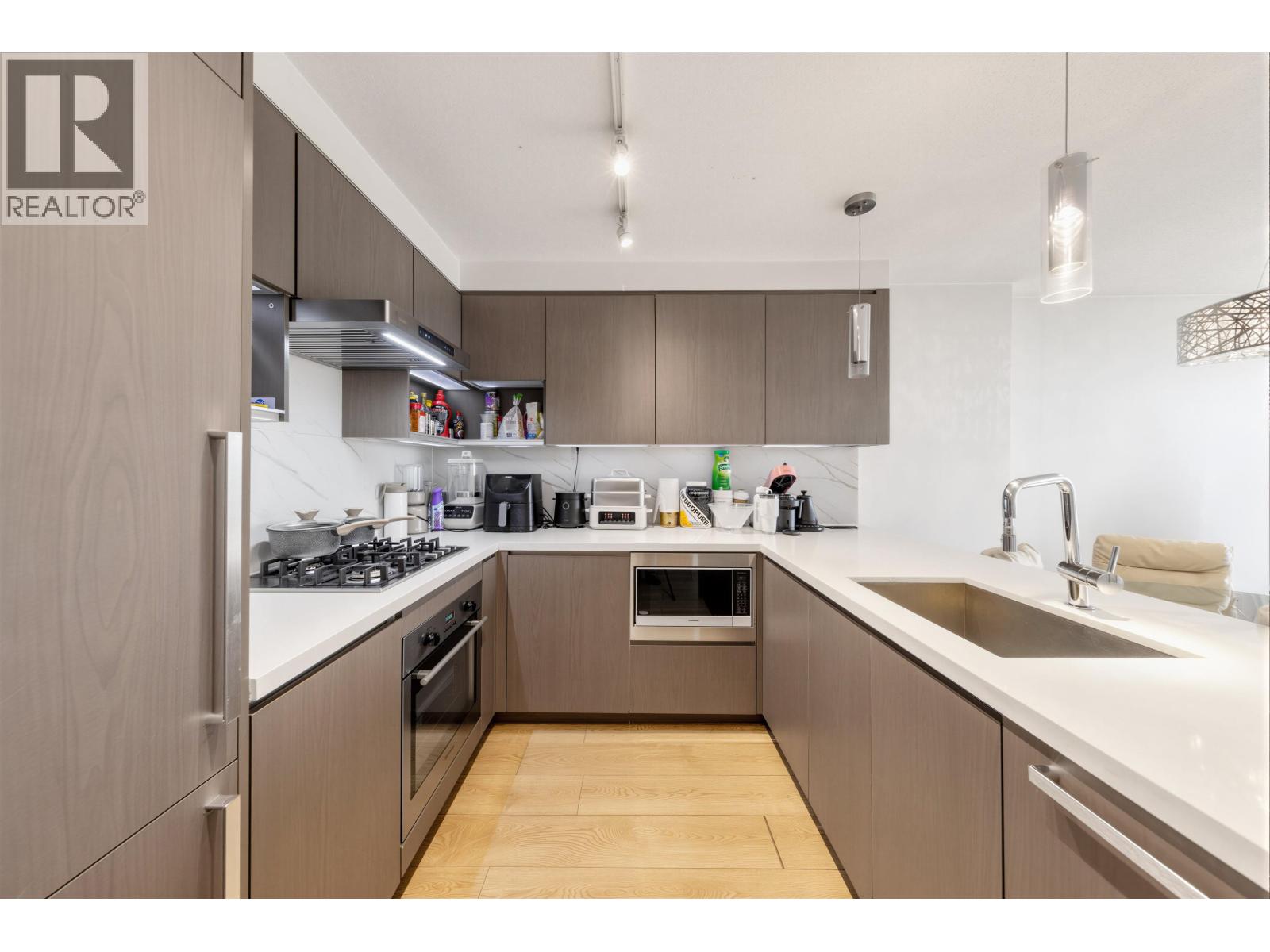 805 9099 Cook Road Property Photo 4