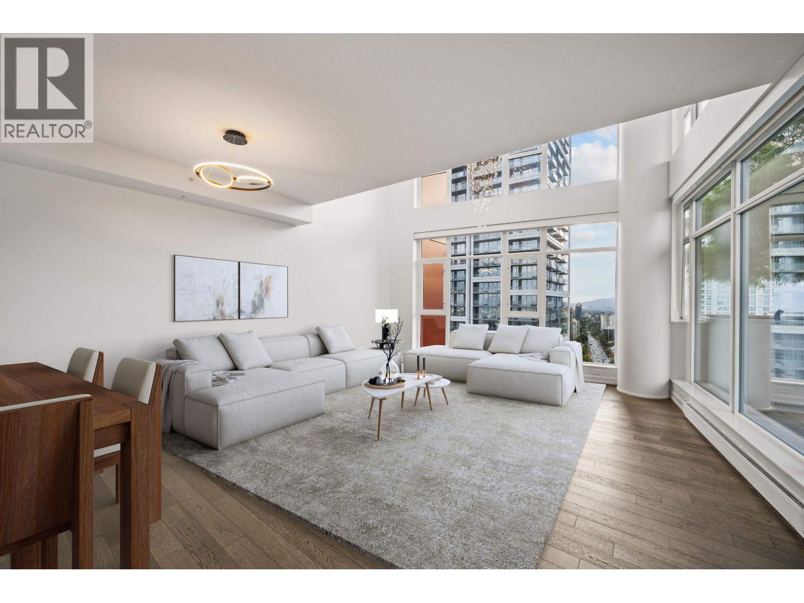 2803 4688 Kingsway Property Photo 1