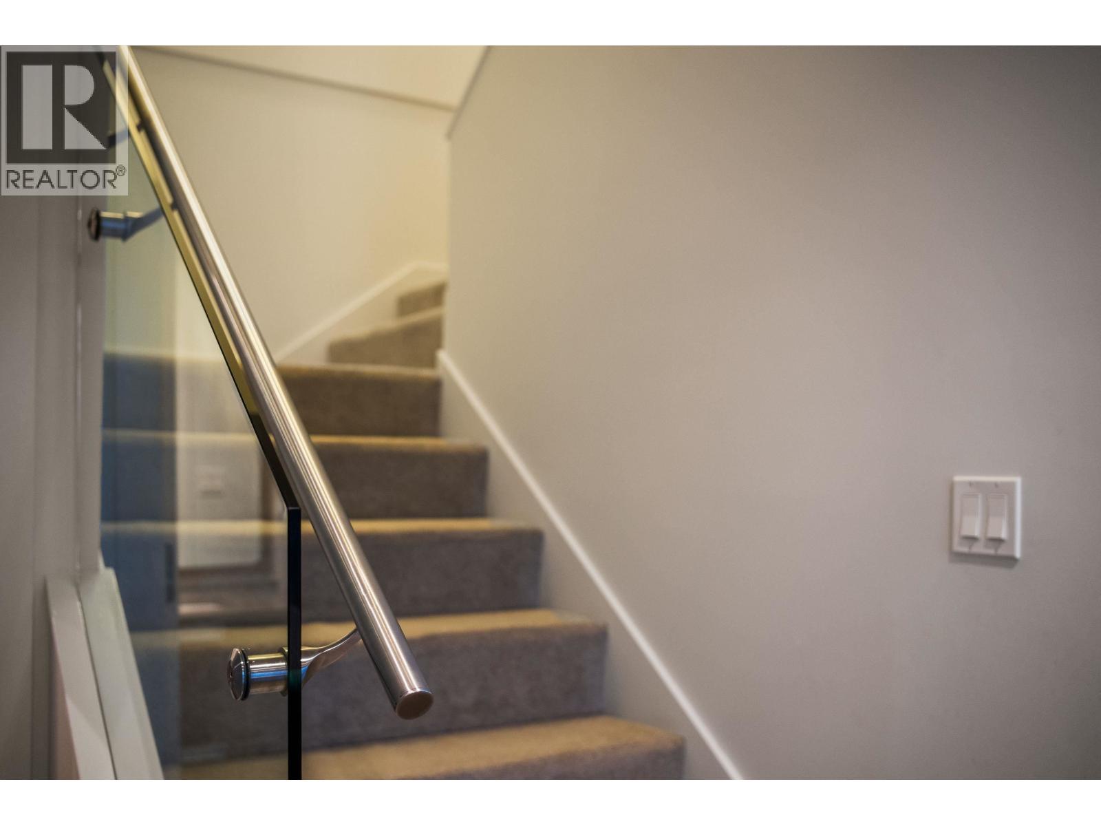 2803 4688 Kingsway Property Photo 13