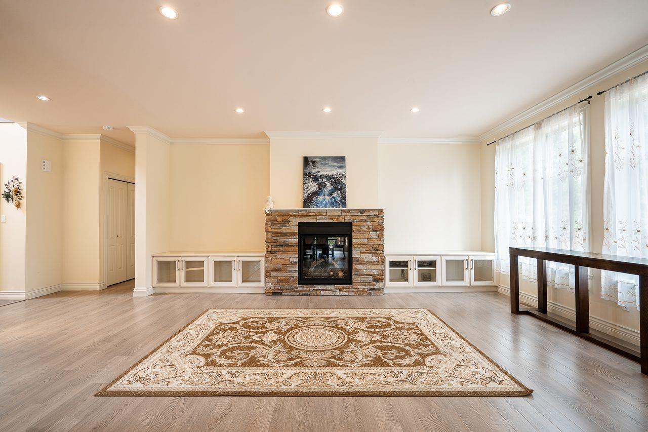 9153 Trattle Street Property Photo 4