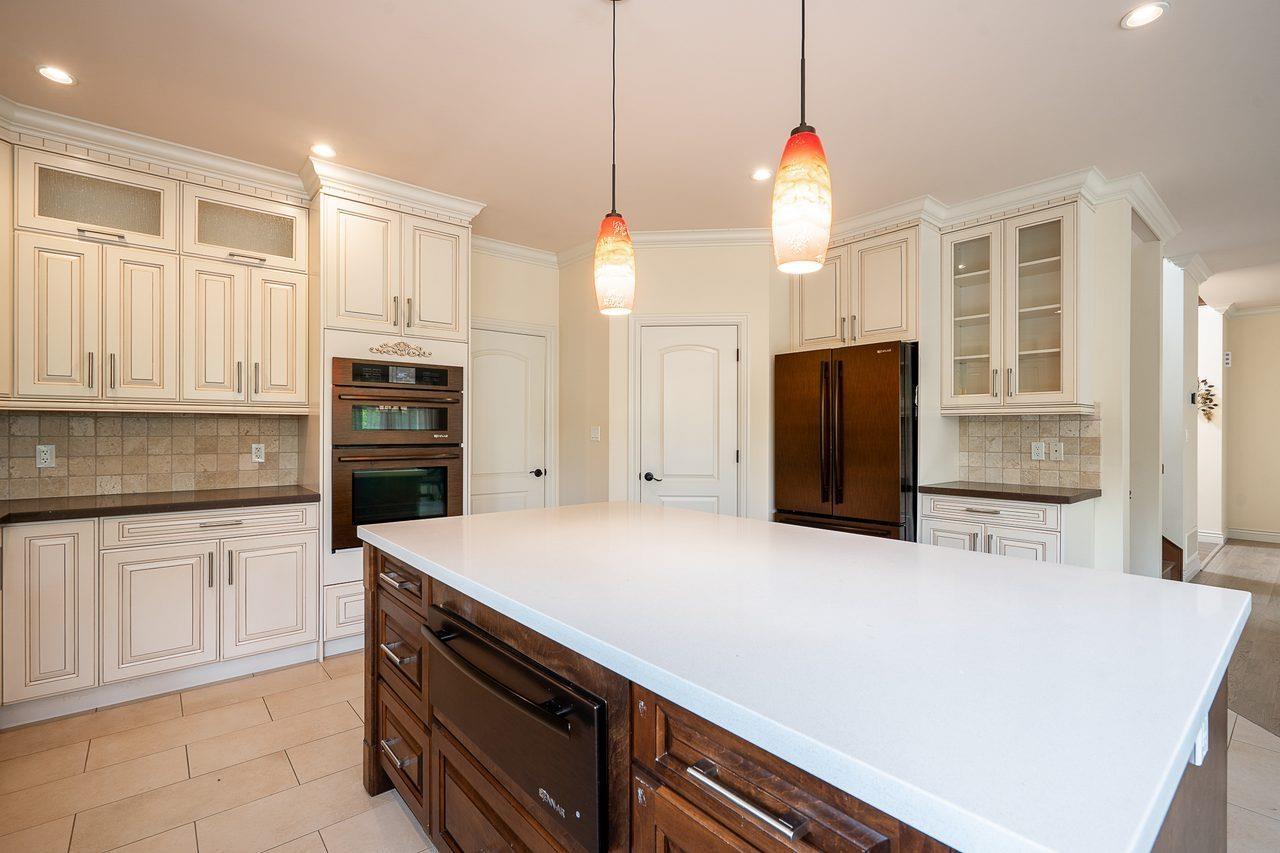 9153 Trattle Street Property Photo 10