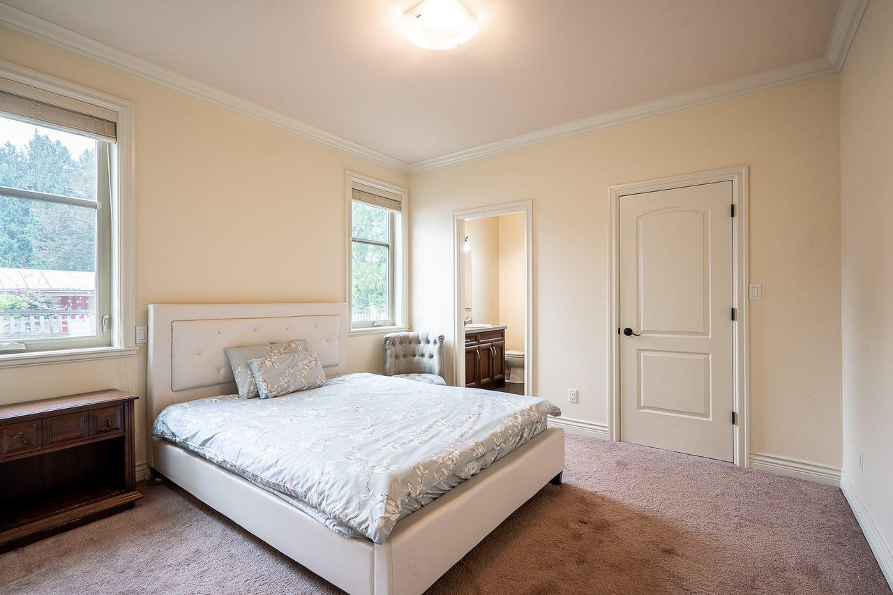 9153 Trattle Street Property Photo 11