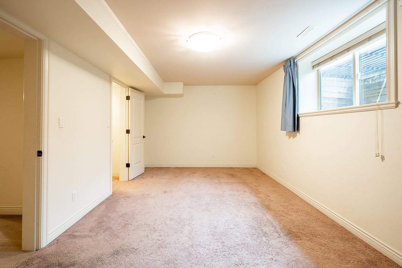 9153 Trattle Street Property Photo 29