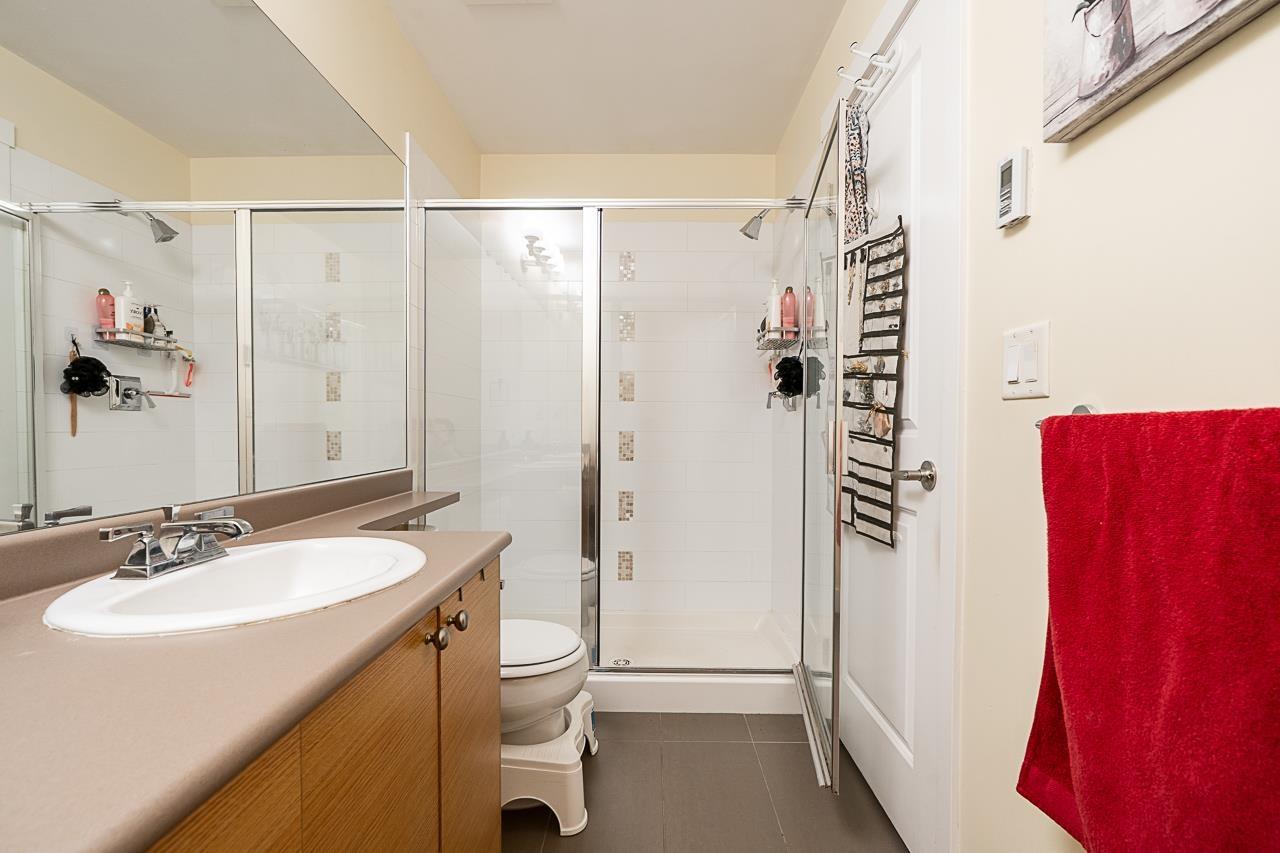 27 19478 65 Avenue Property Photo 14