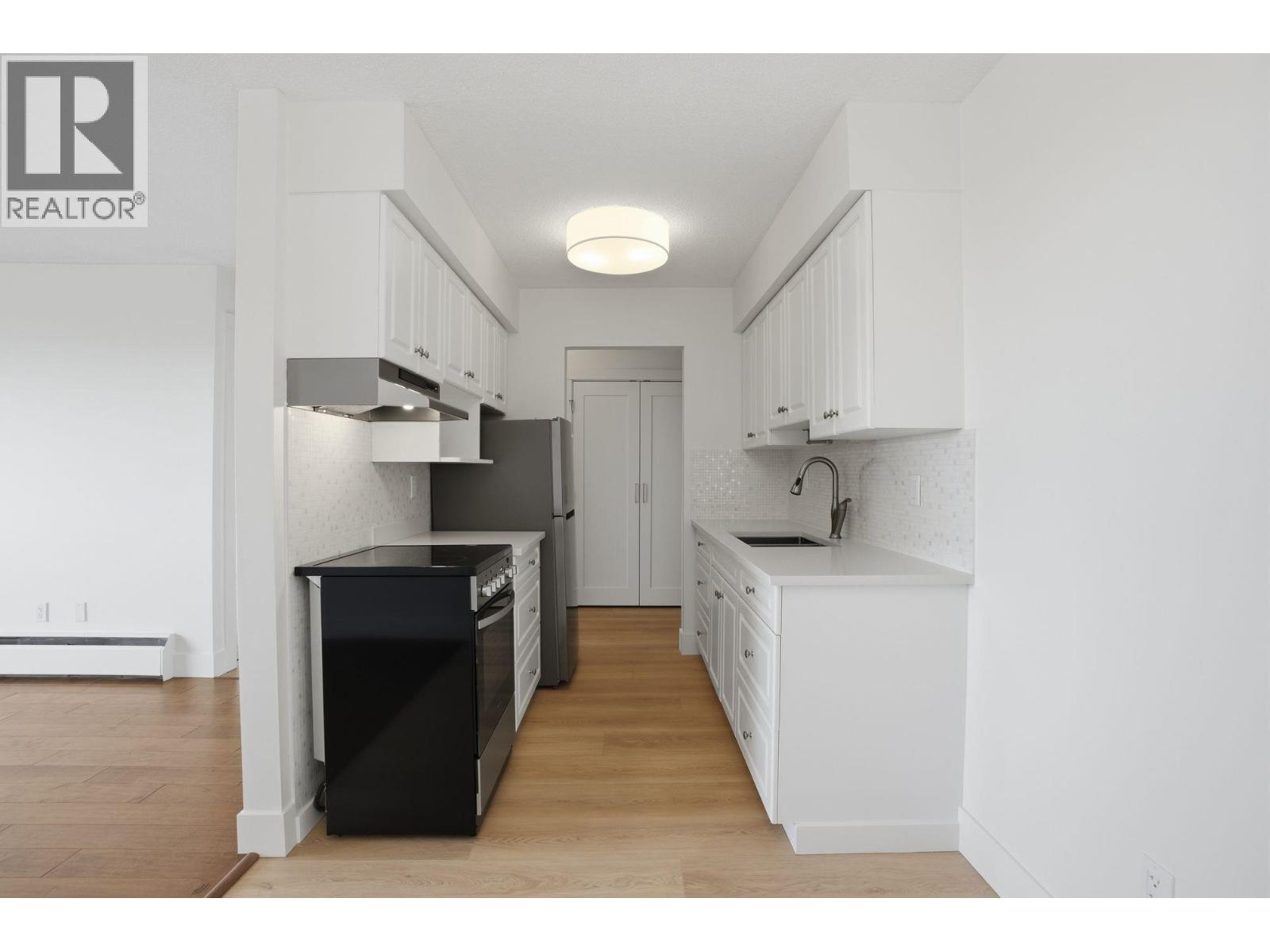 314 1345 Chesterfield Avenue Property Photo 19