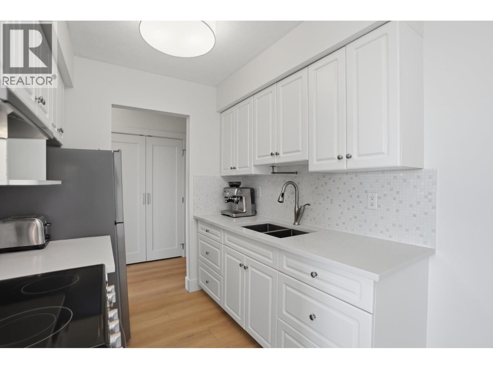 314 1345 Chesterfield Avenue Property Photo 22