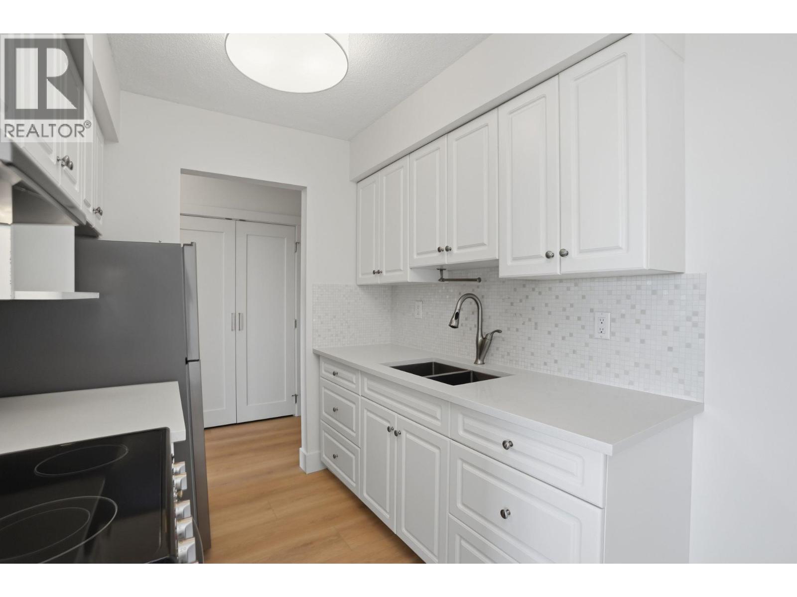 314 1345 Chesterfield Avenue Property Photo 23