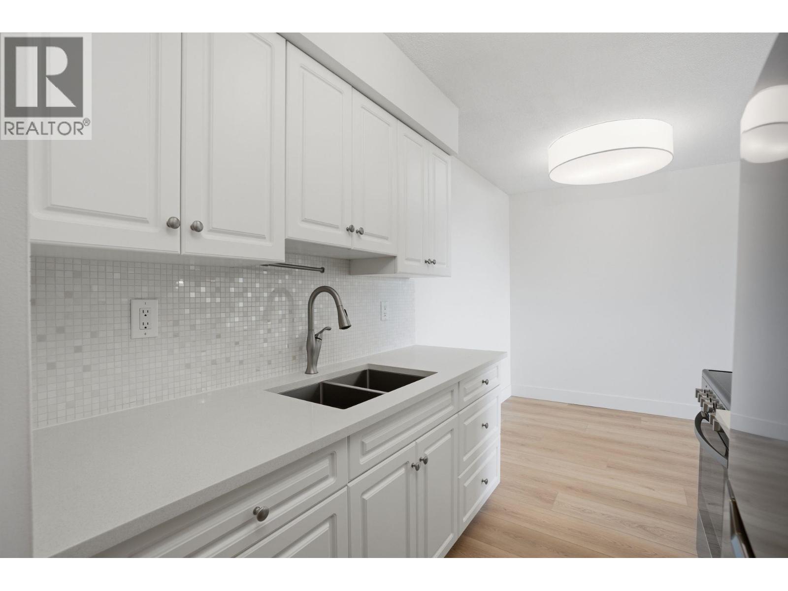 314 1345 Chesterfield Avenue Property Photo 24