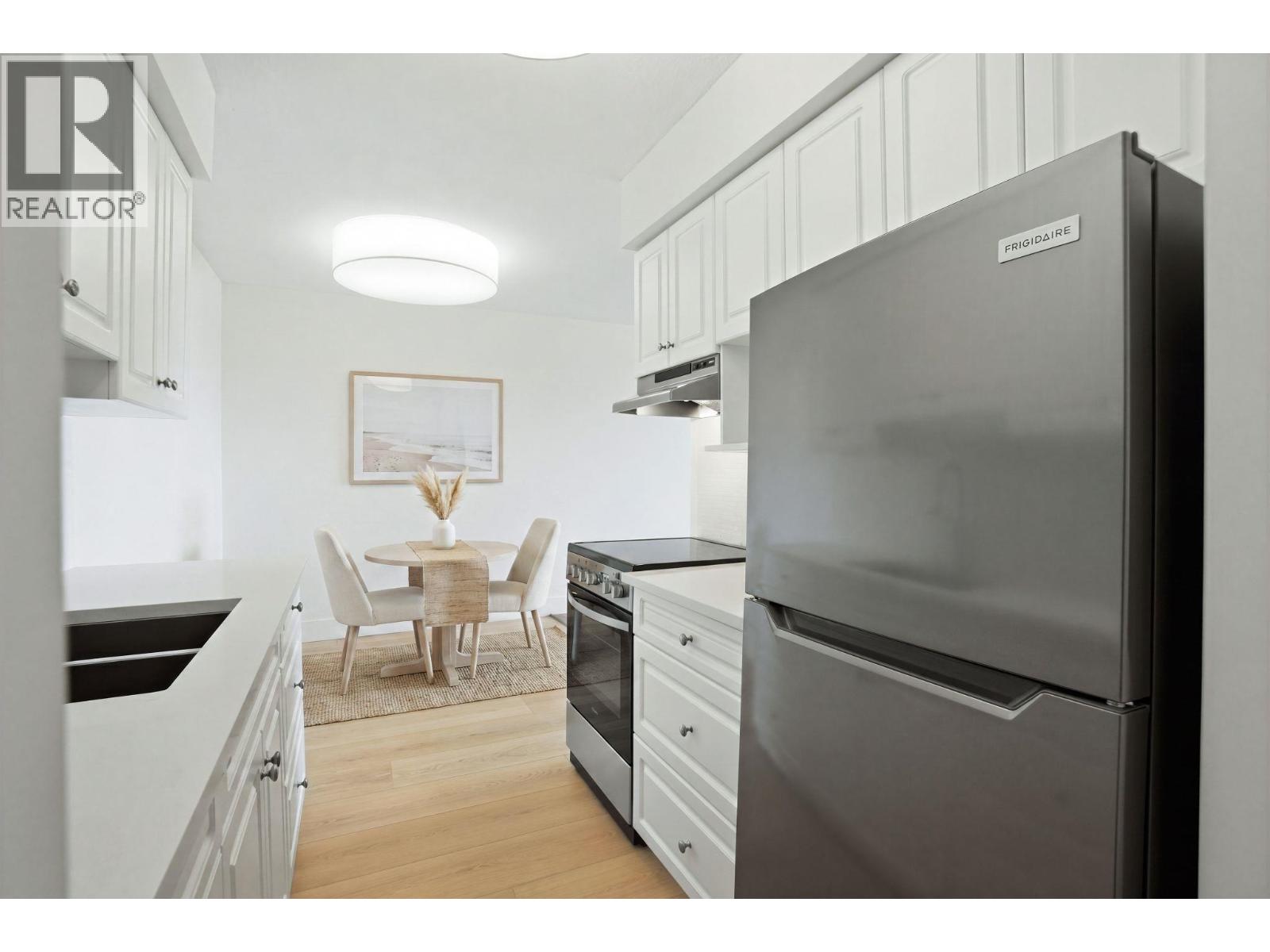 314 1345 Chesterfield Avenue Property Photo 25