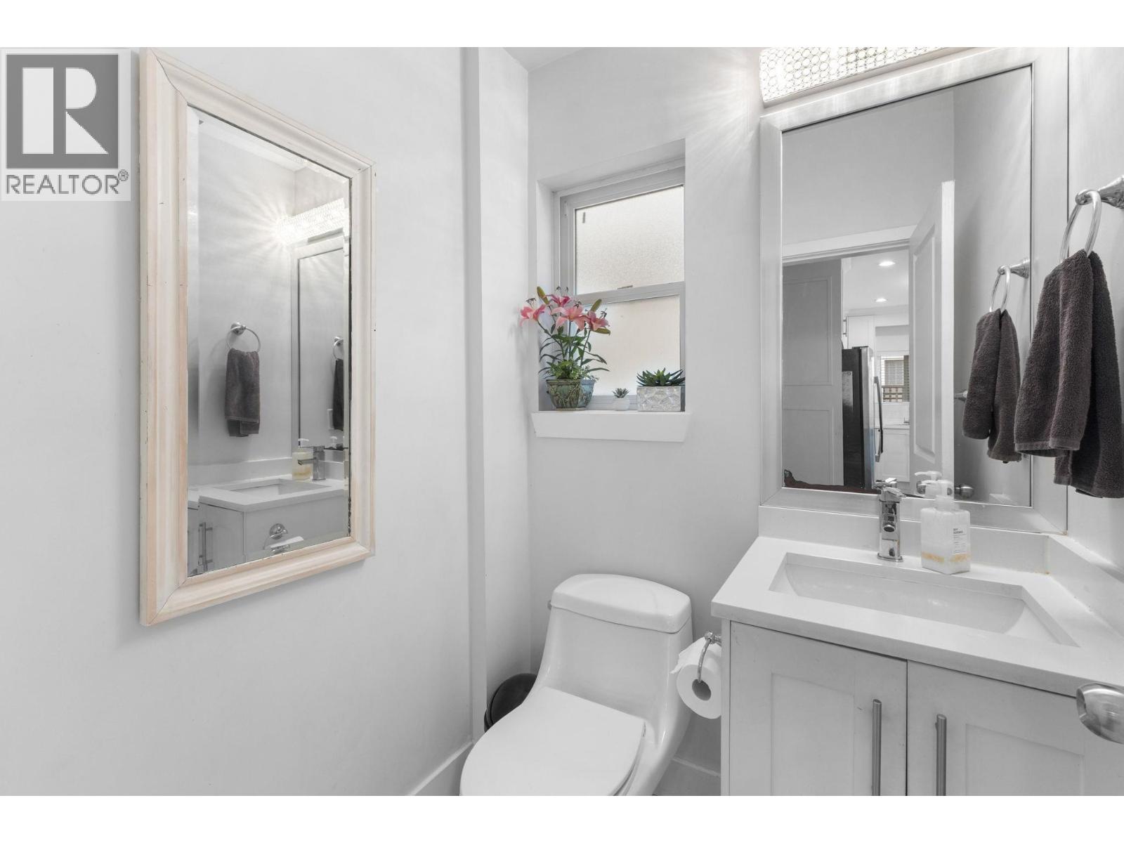 5461 Manor Street Property Photo 13