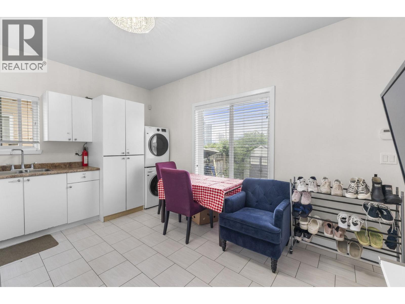 5461 Manor Street Property Photo 14