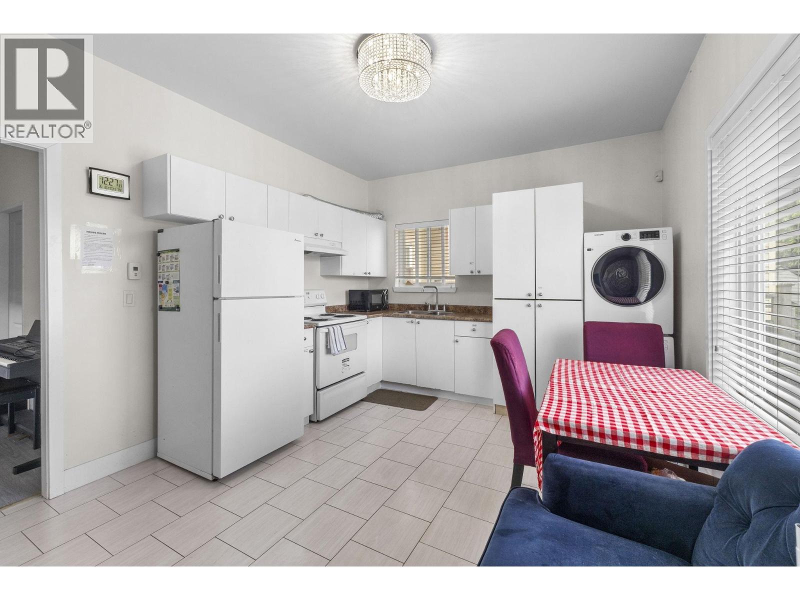 5461 Manor Street Property Photo 15
