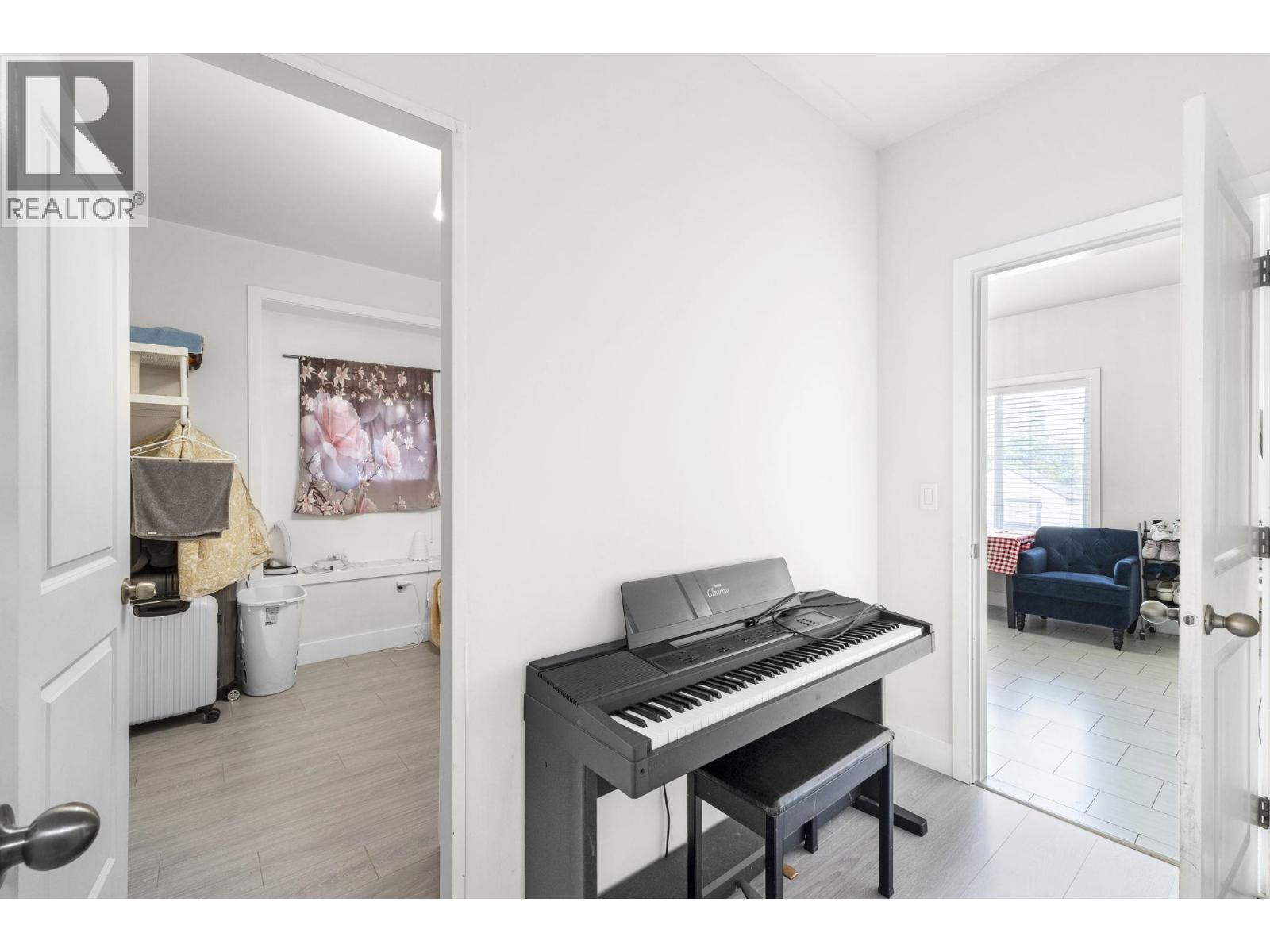 5461 Manor Street Property Photo 25
