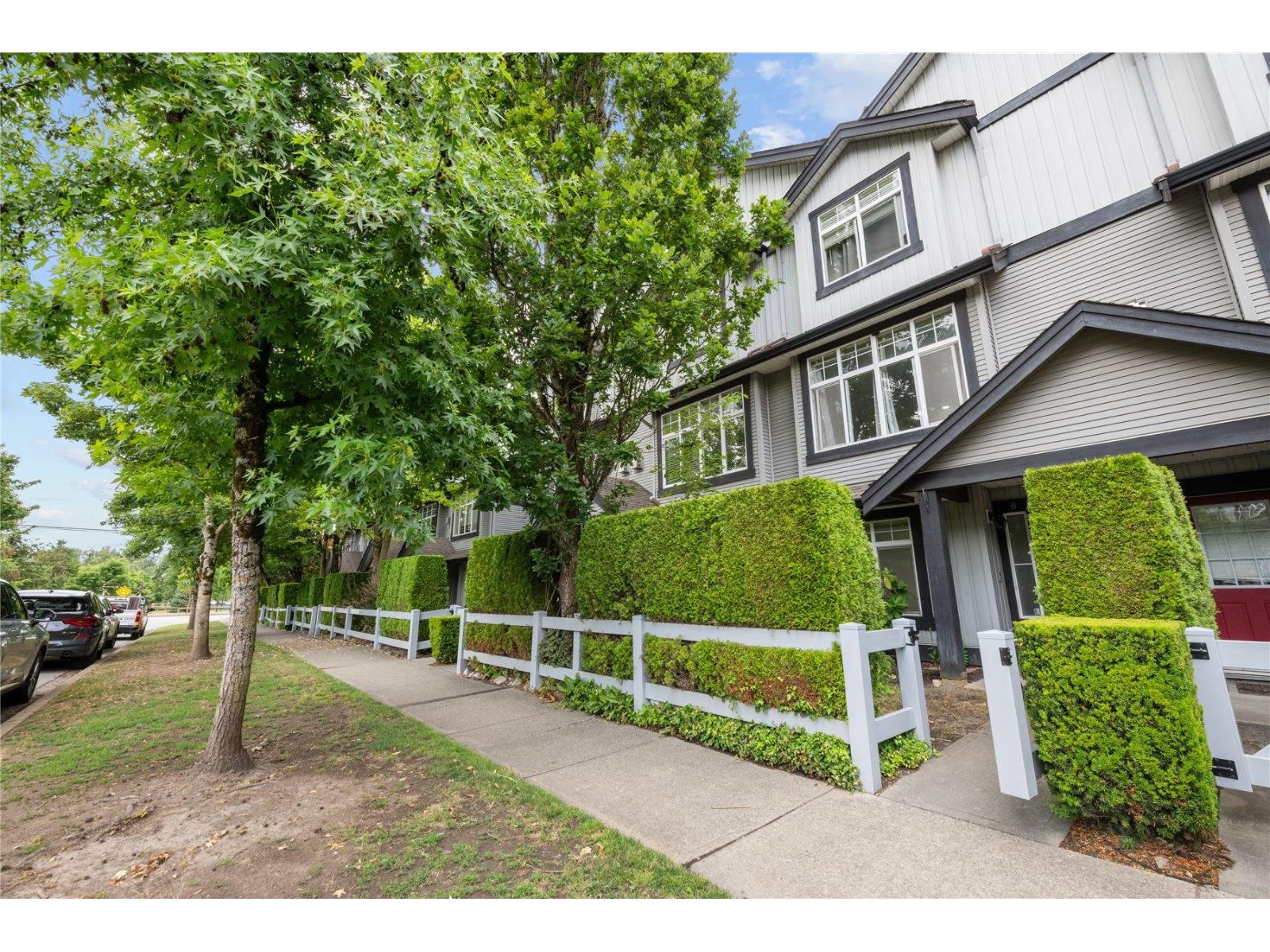 8 18839 69 Avenue Property Photo 1