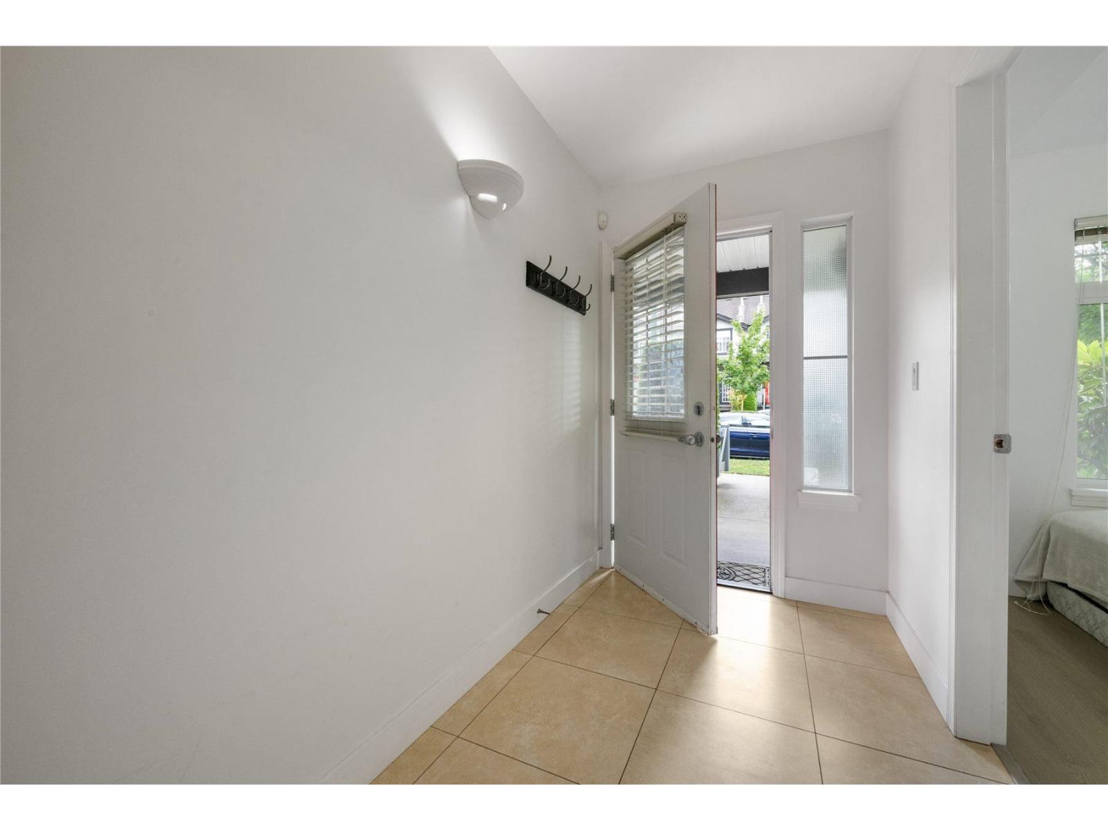8 18839 69 Avenue Property Photo 4