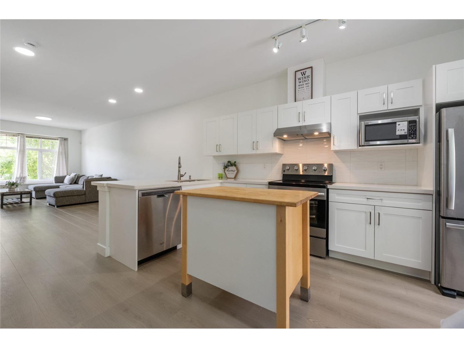 8 18839 69 Avenue Property Photo 8