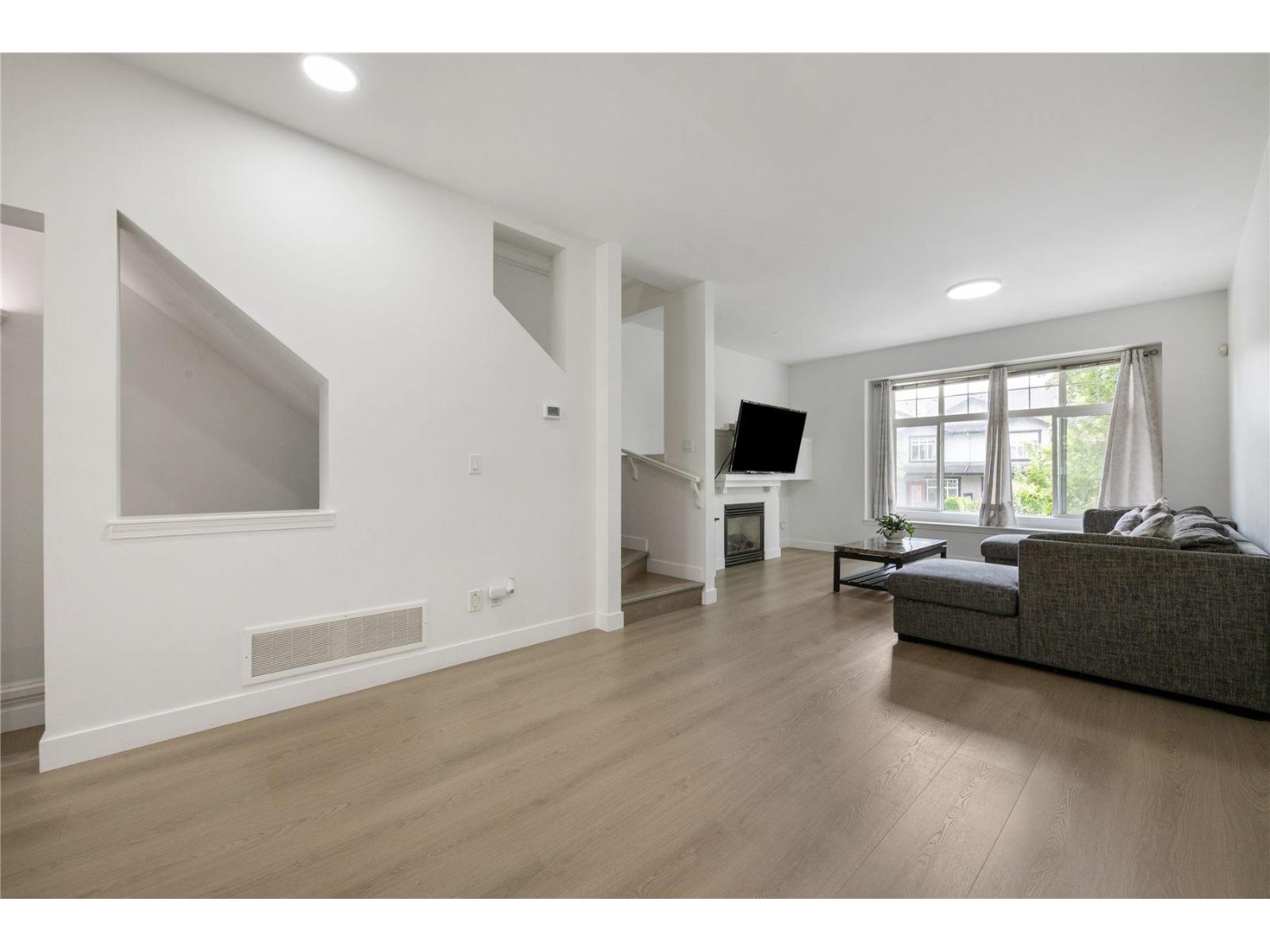 8 18839 69 Avenue Property Photo 11