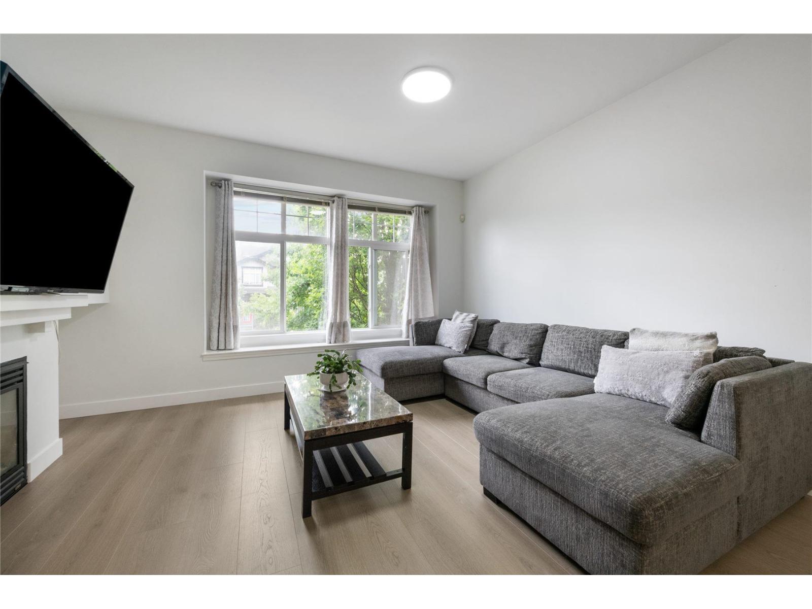 8 18839 69 Avenue Property Photo 12