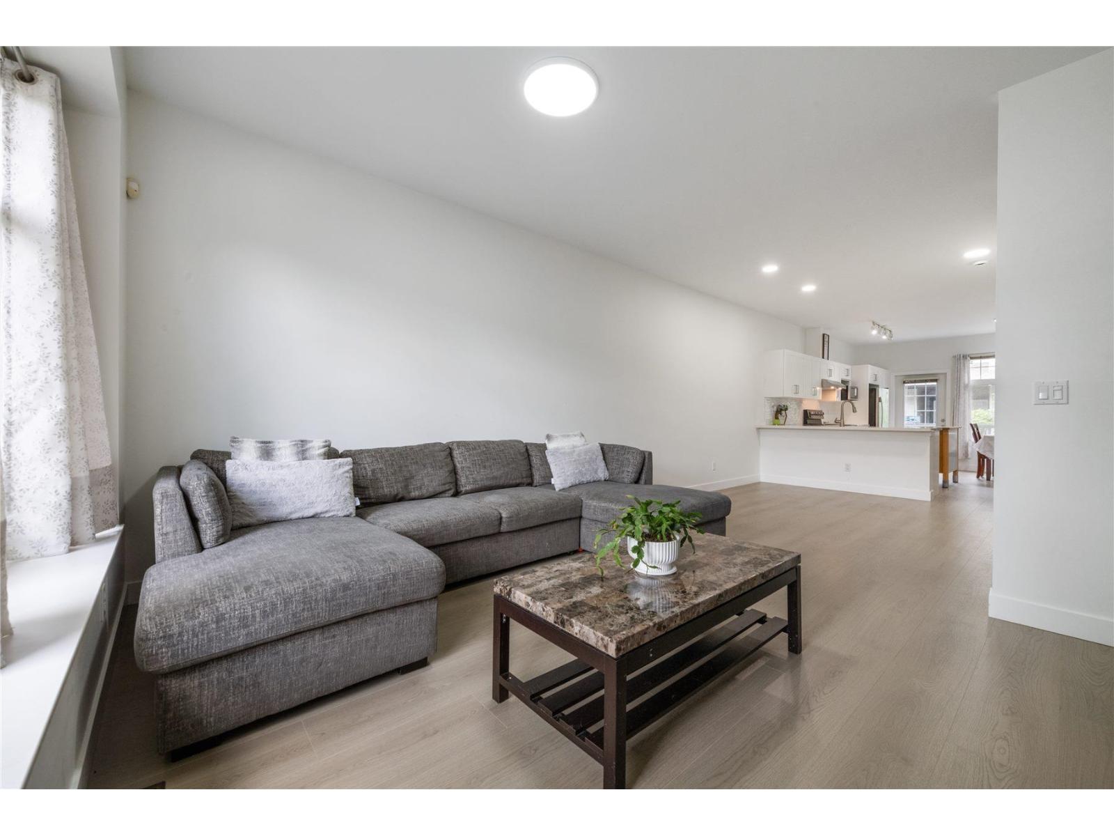8 18839 69 Avenue Property Photo 13