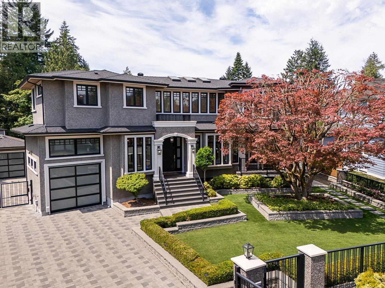 7652 KERRYWOOD CRESCENT