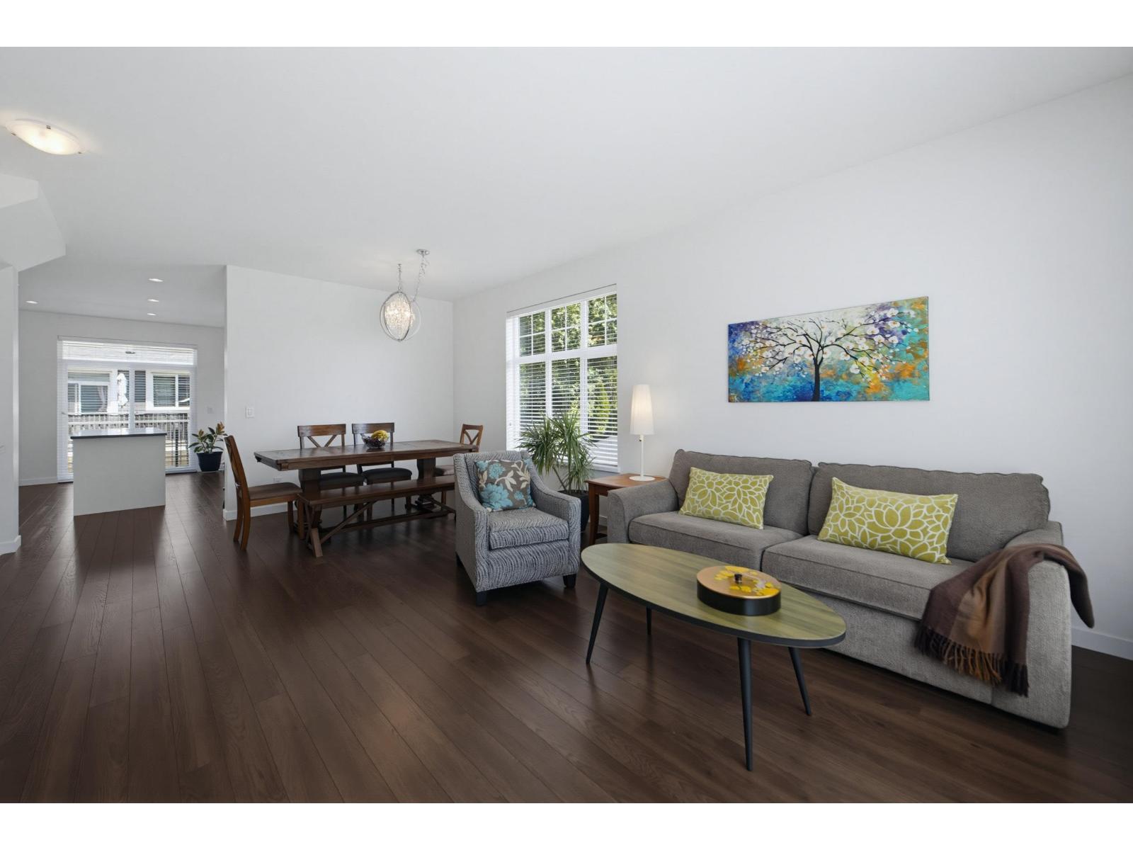 7 16357 15 Avenue Property Photo 5