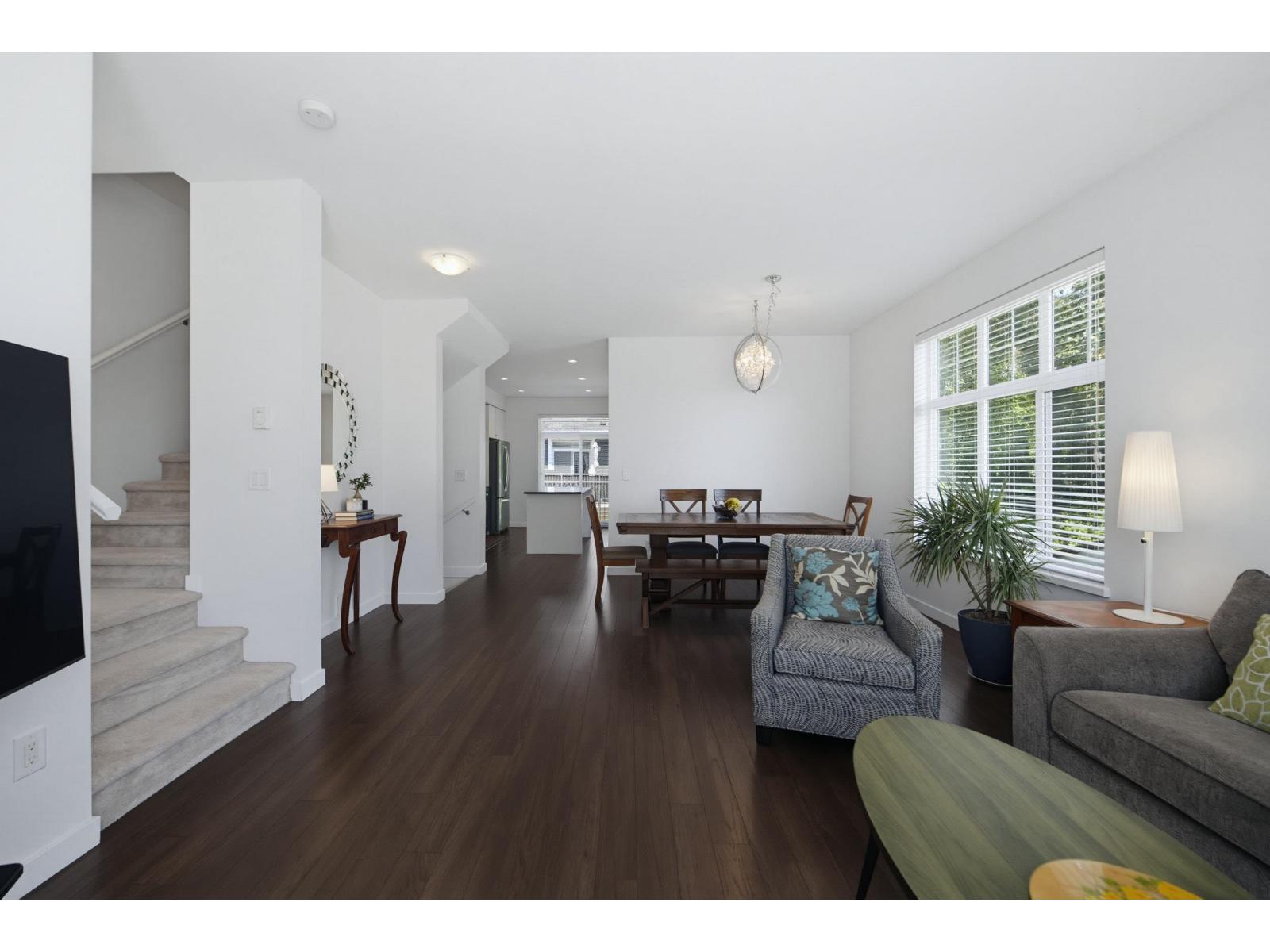 7 16357 15 Avenue Property Photo 6