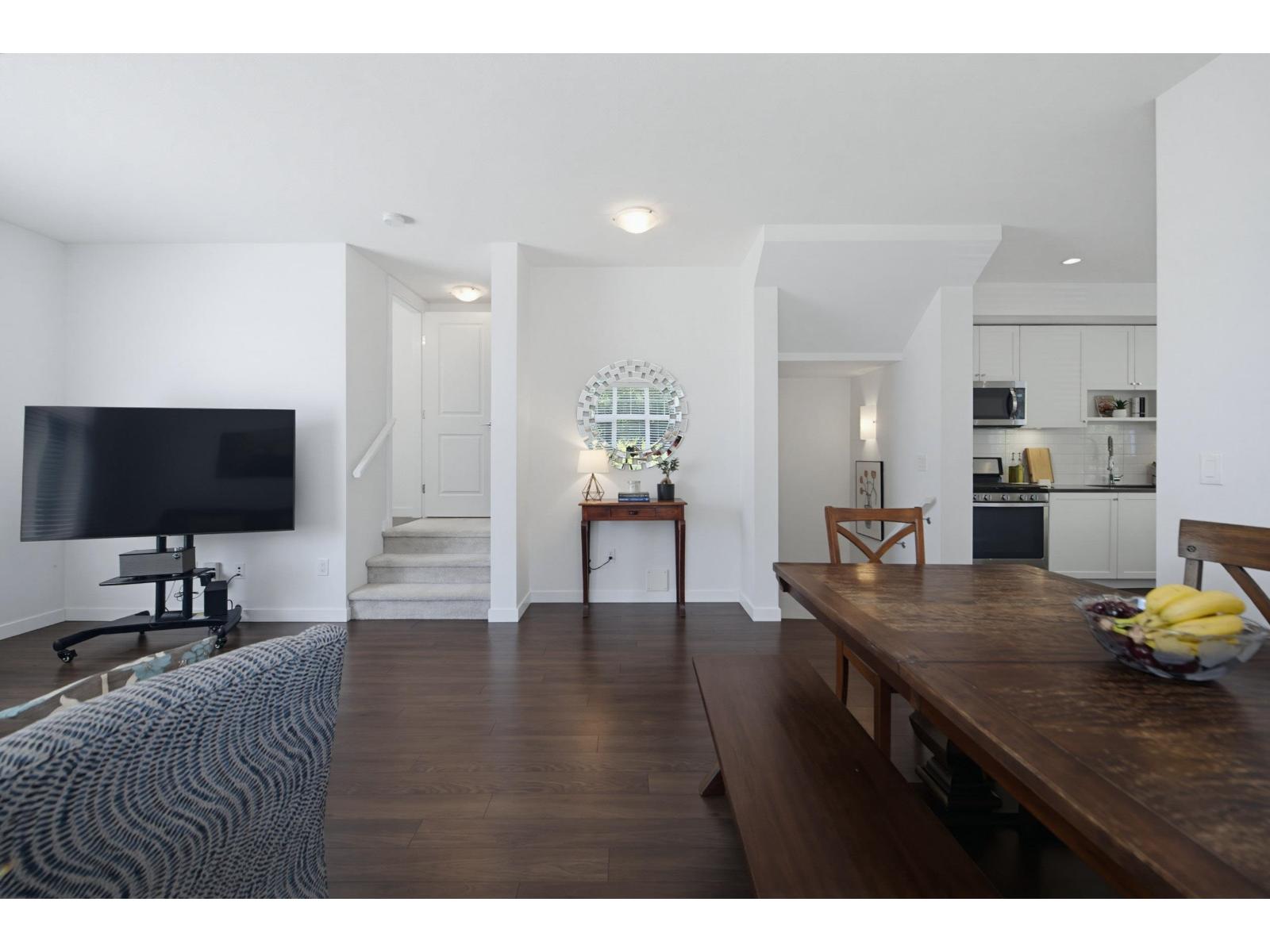7 16357 15 Avenue Property Photo 7