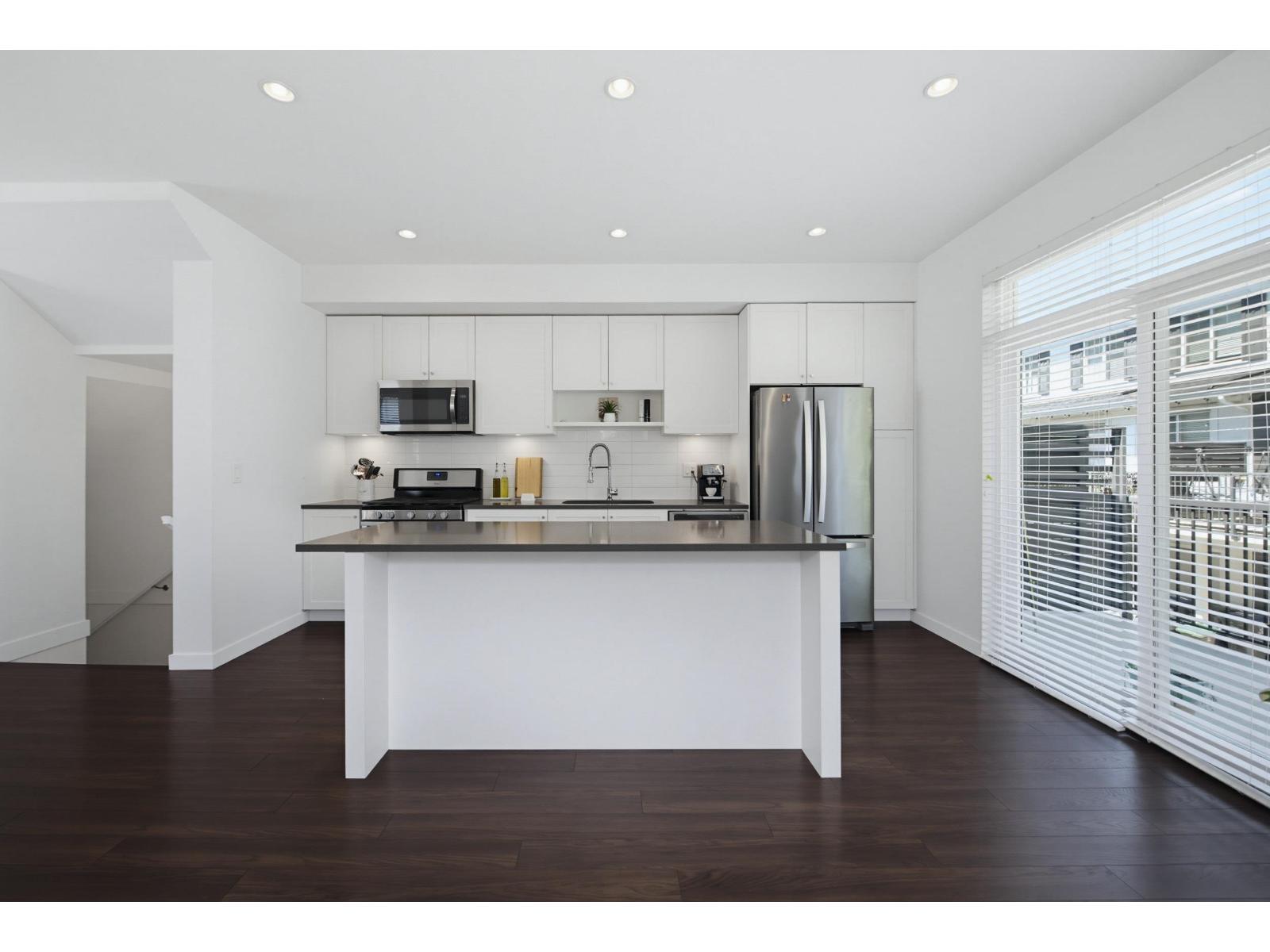 7 16357 15 Avenue Property Photo 12