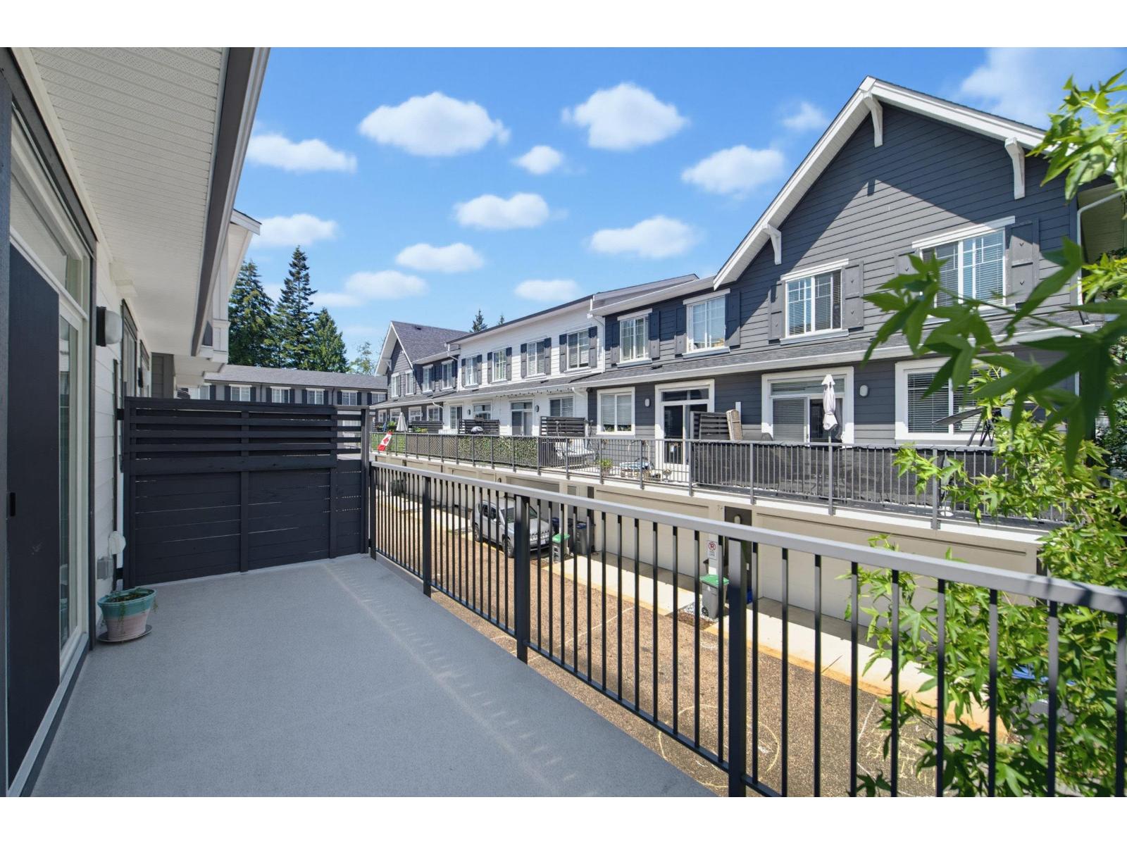 7 16357 15 Avenue Property Photo 15