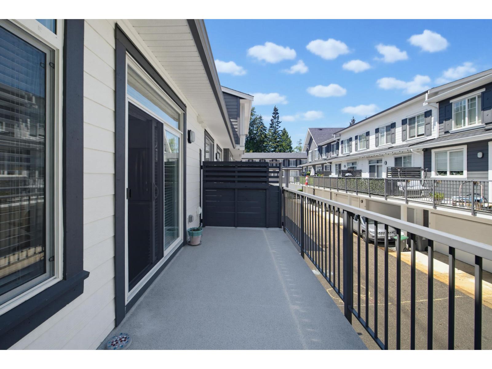 7 16357 15 Avenue Property Photo 16