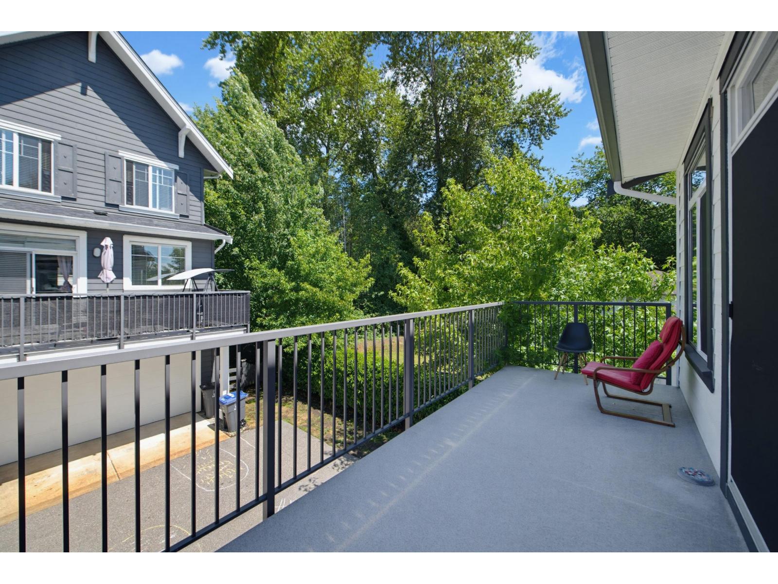 7 16357 15 Avenue Property Photo 17
