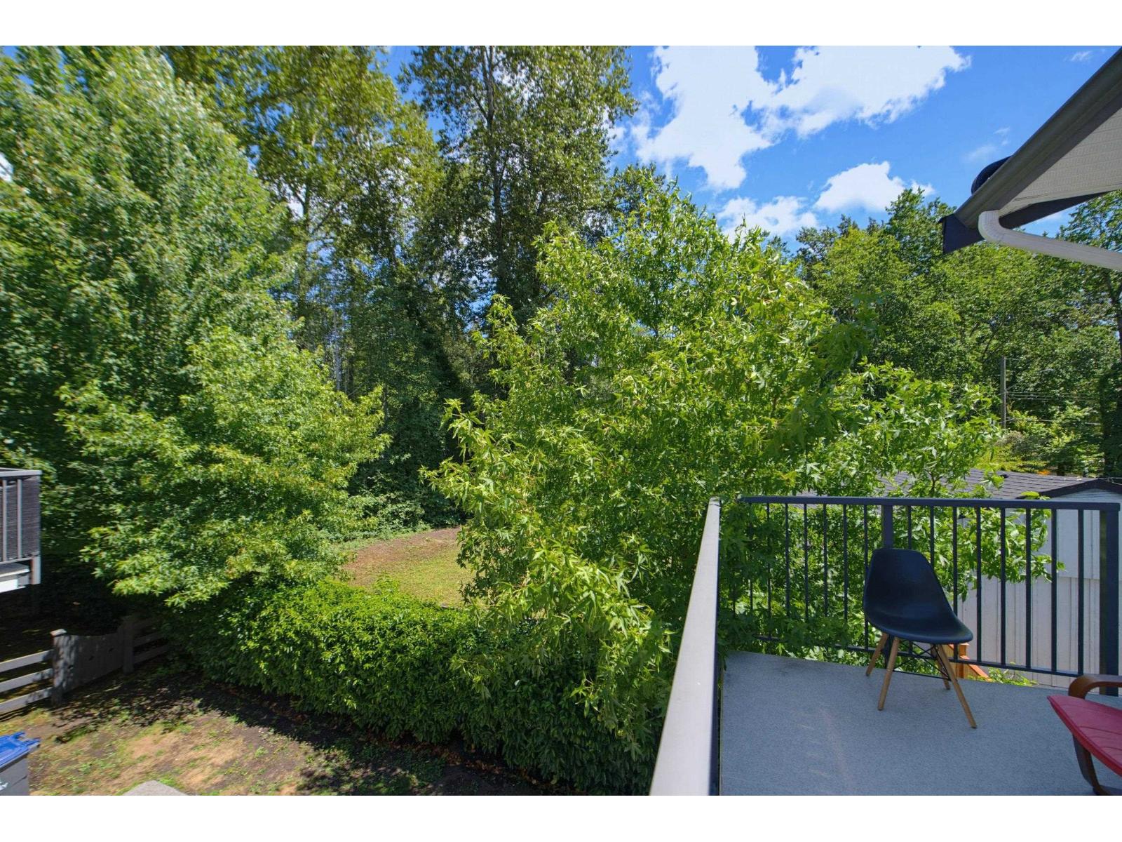 7 16357 15 Avenue Property Photo 18
