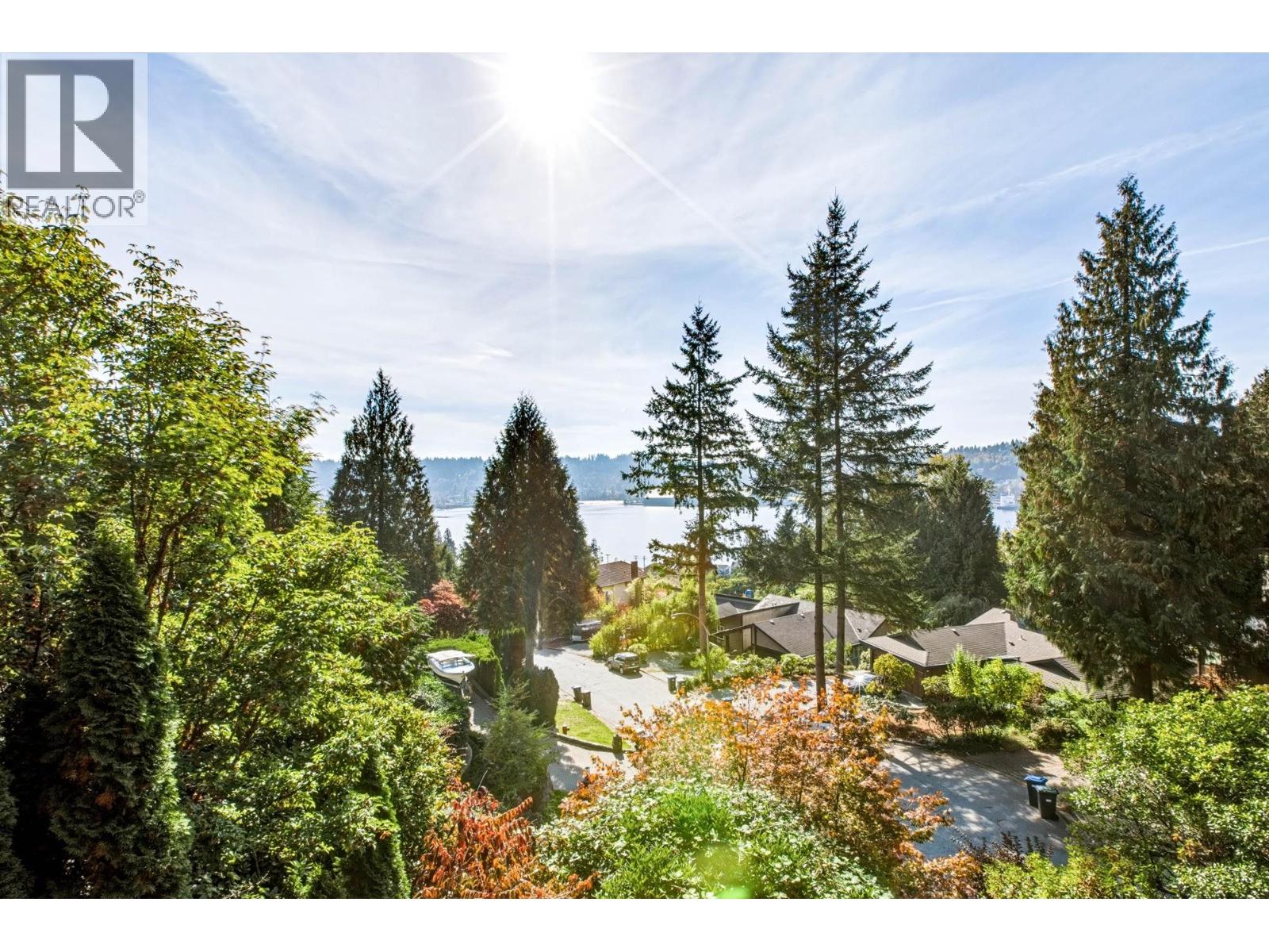 60 Walton Way Property Photo 3