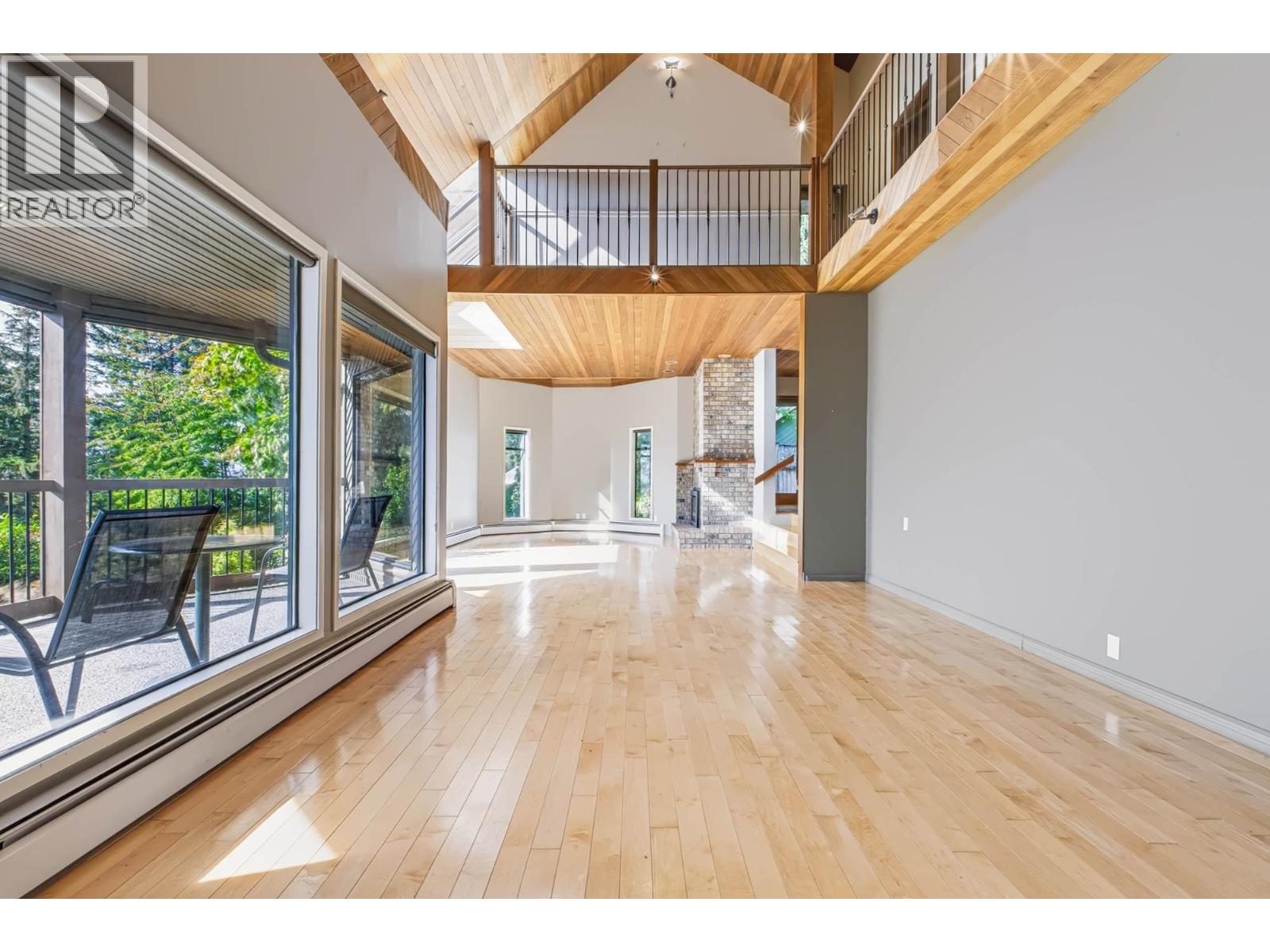 60 Walton Way Property Photo 6