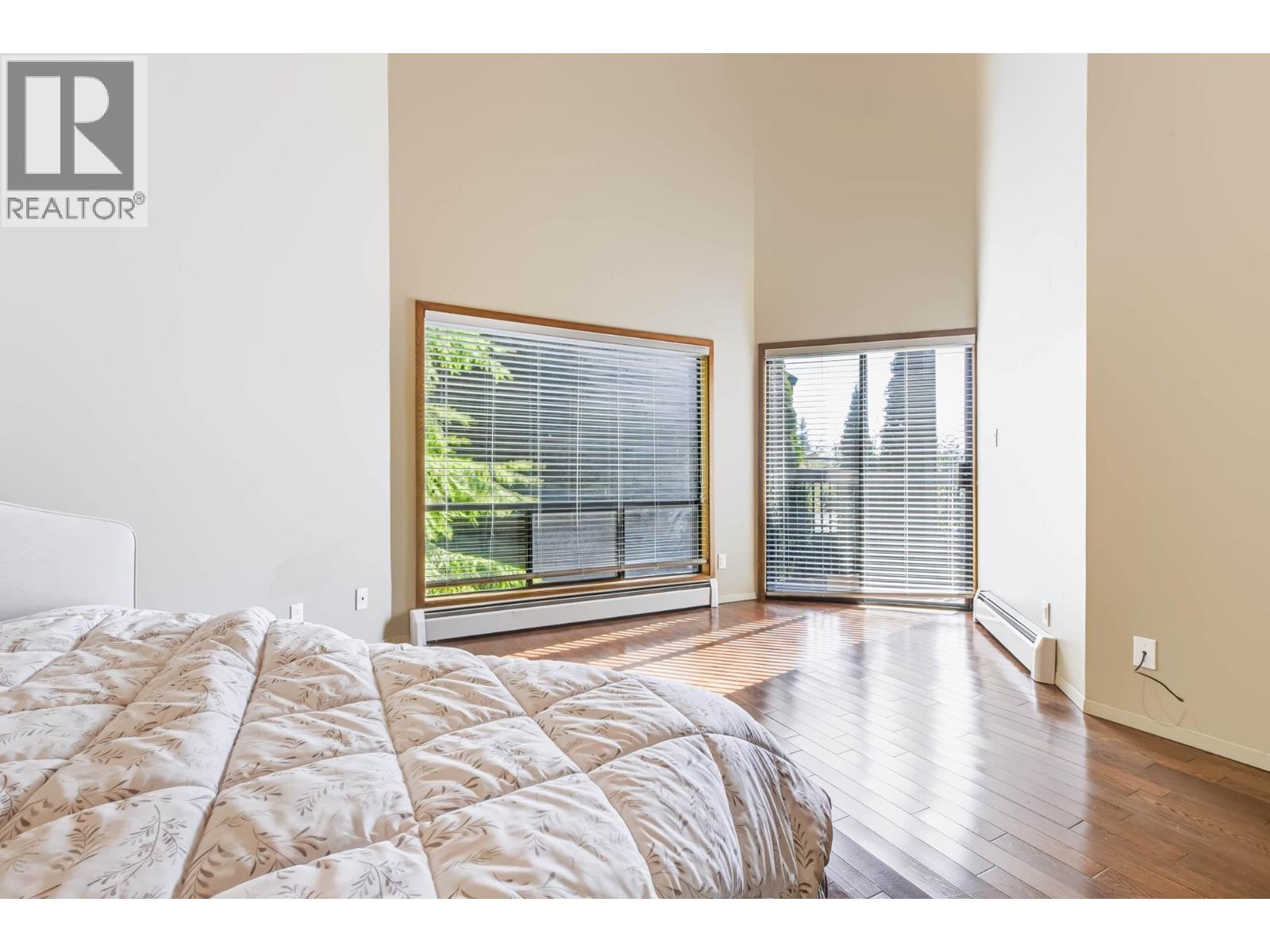 60 Walton Way Property Photo 22