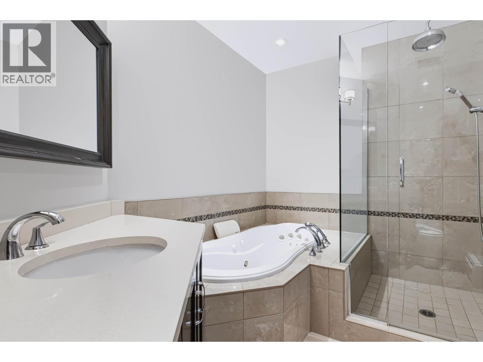 60 Walton Way Property Photo 24