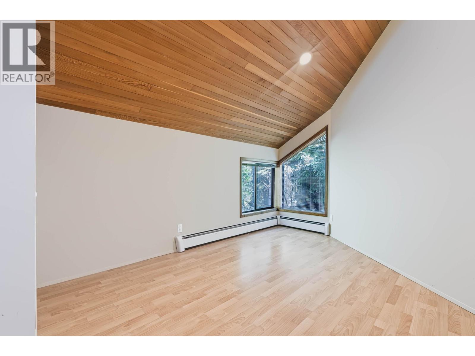 60 Walton Way Property Photo 26