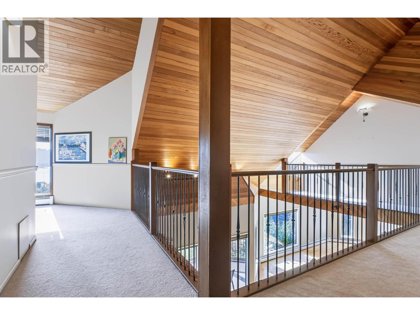 60 Walton Way Property Photo 29