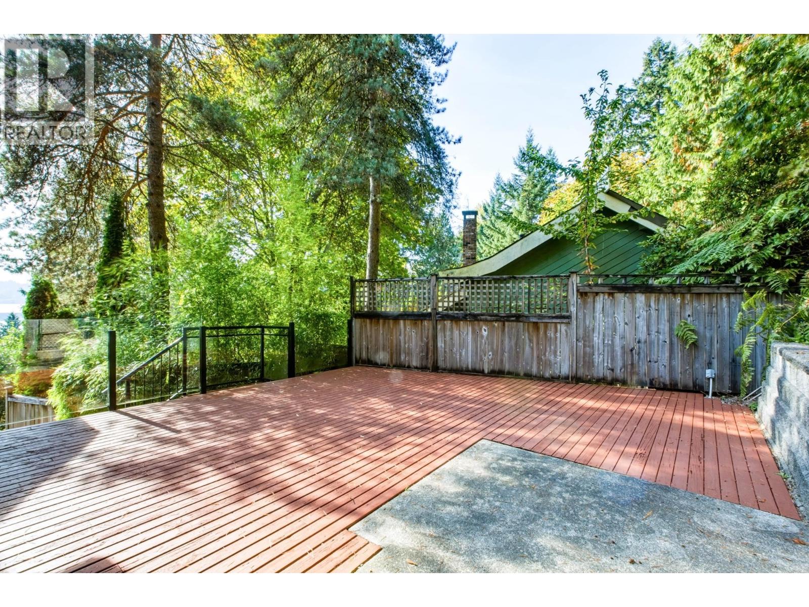 60 Walton Way Property Photo 32