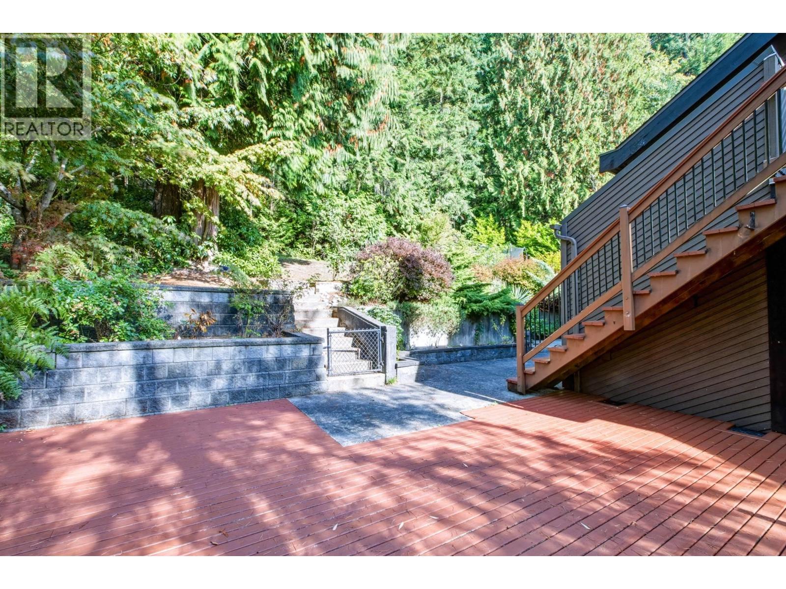 60 Walton Way Property Photo 33
