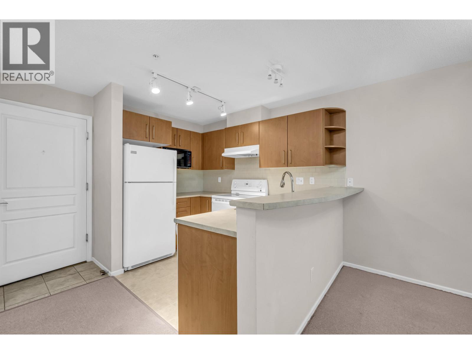 311 7330 Salisbury Avenue Property Photo 4