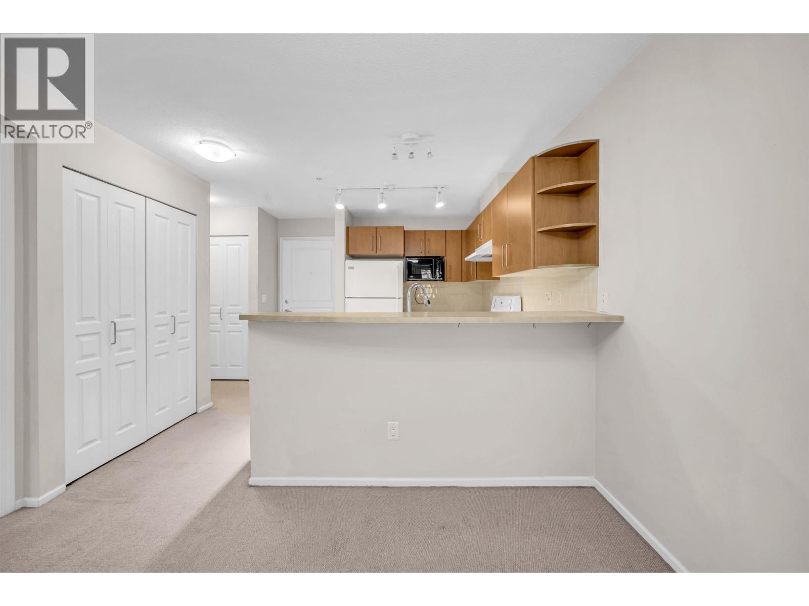 311 7330 Salisbury Avenue Property Photo 5