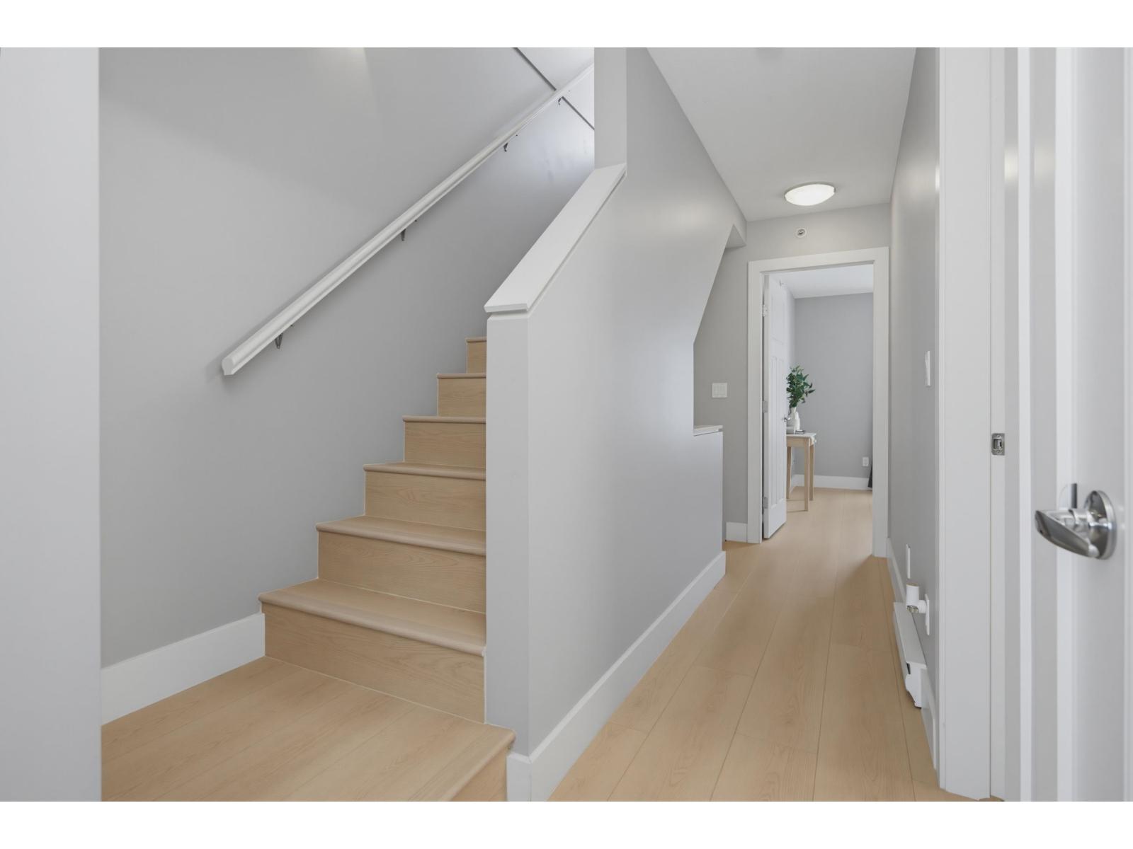 93 15833 26 Avenue Property Photo 8