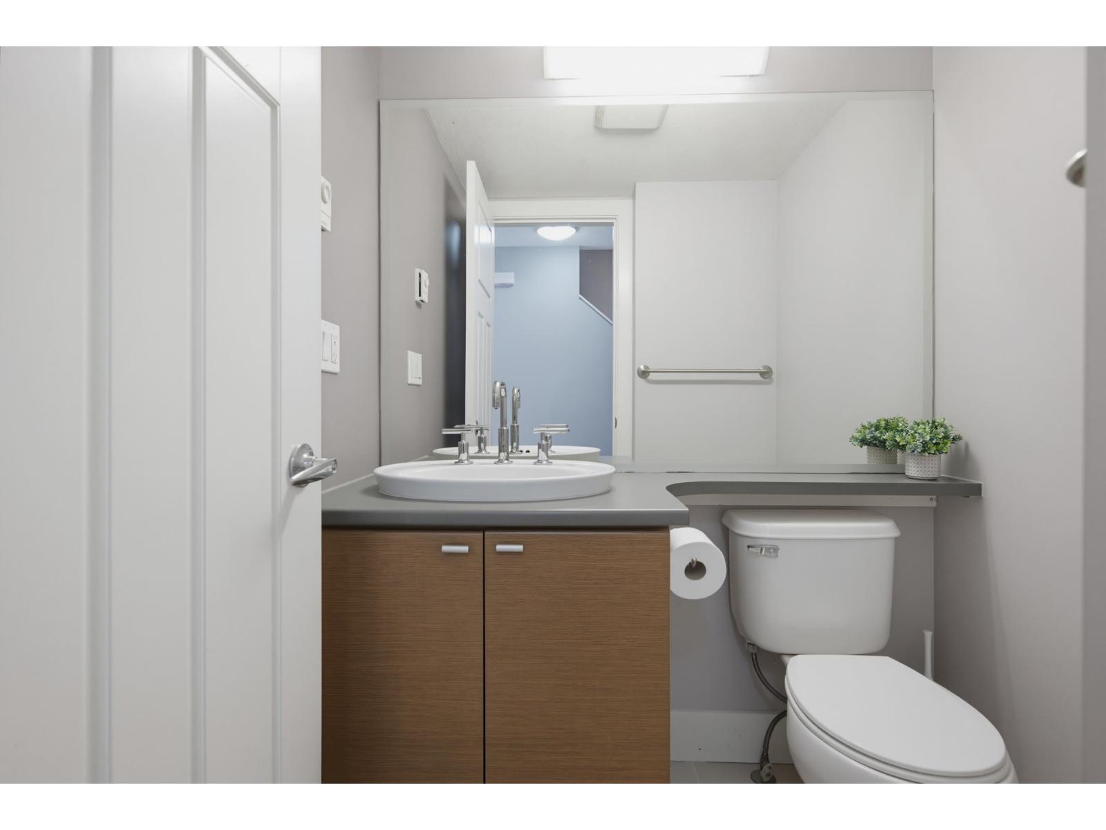 93 15833 26 Avenue Property Photo 12