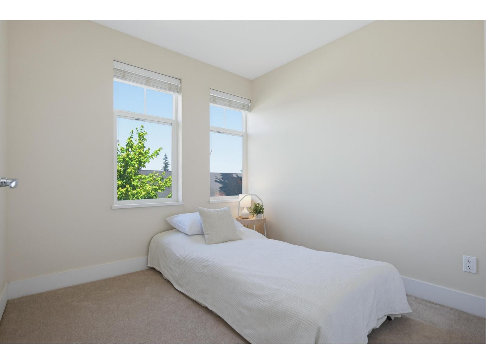 93 15833 26 Avenue Property Photo 20