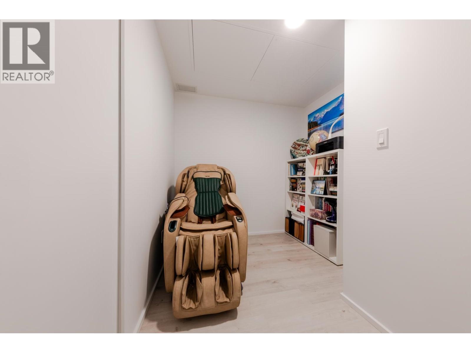605 3833 Evergreen Place Property Photo 11