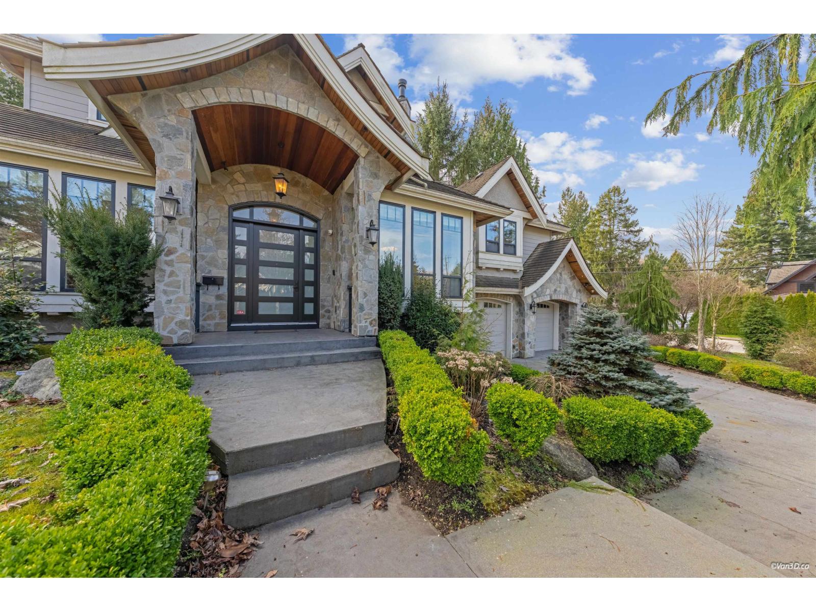 14428 33a Avenue Property Photo 3