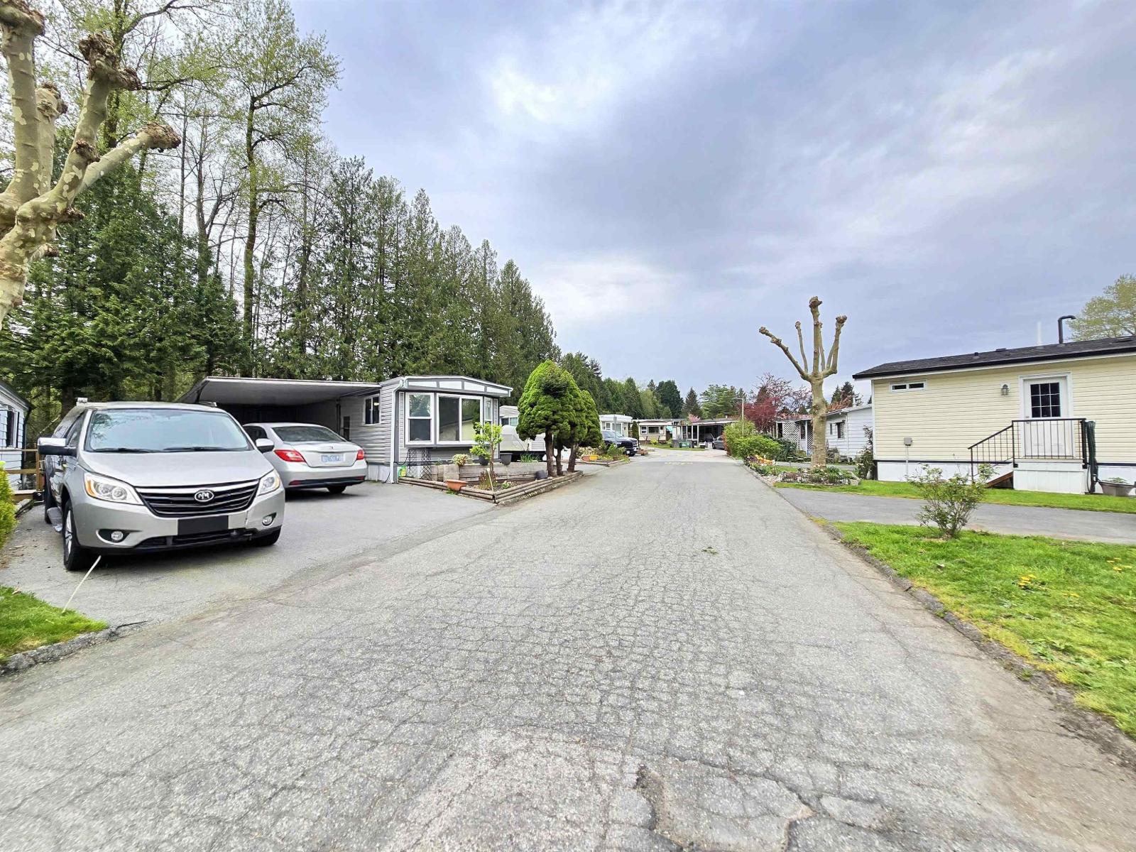 56 8220 King George Boulevard Property Photo 2
