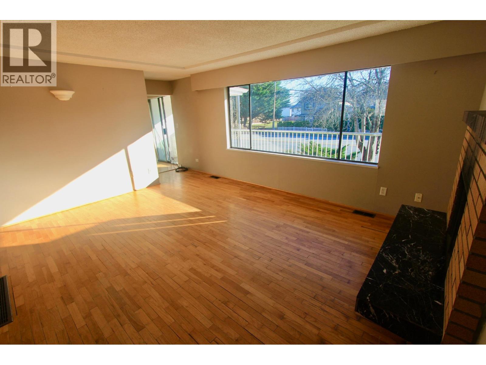 4751-4771 Steveston Highway Property Photo 3